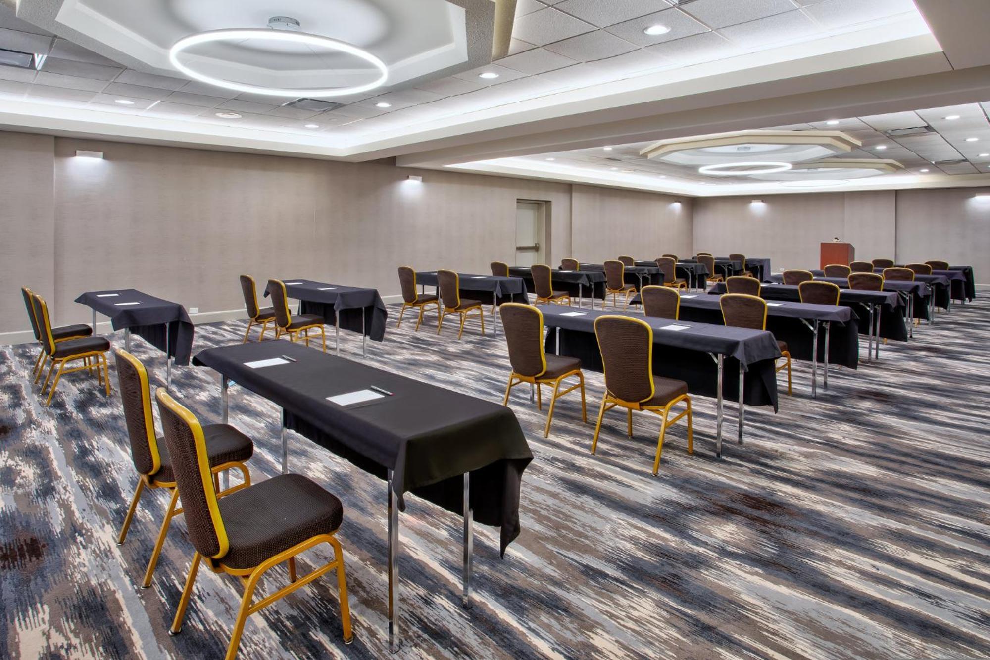 Crowne Plaza Chicago-Northbrook By Ihg Hotel Exterior photo